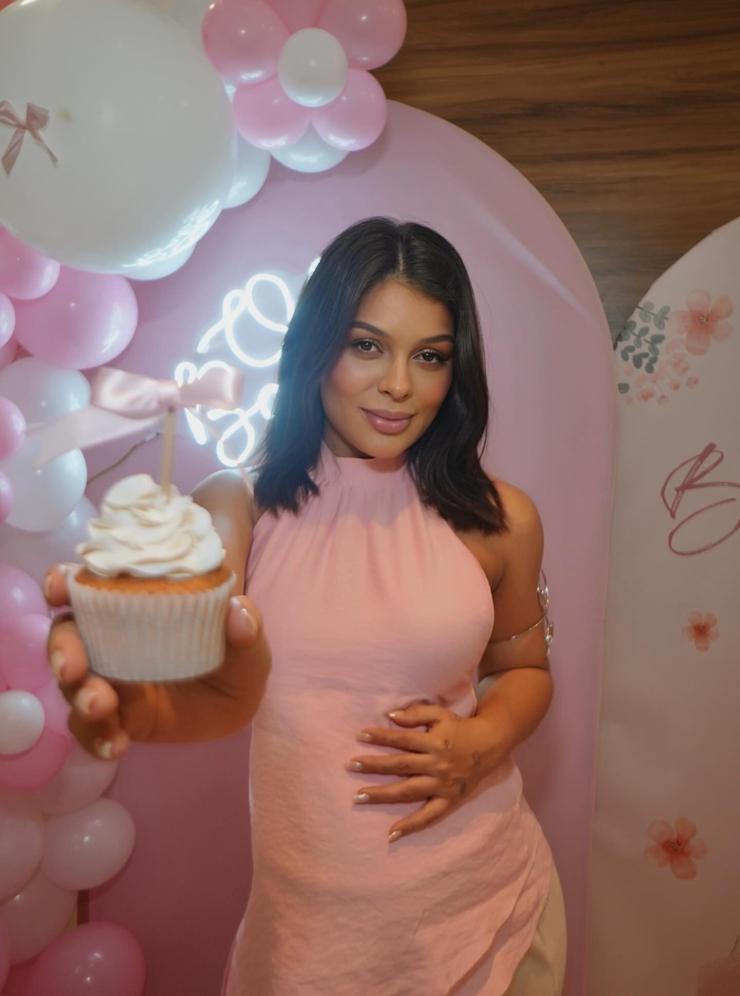 Juliana Malveira de rosa, em celebração